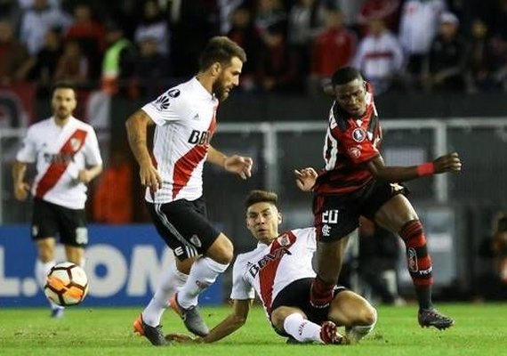 Flamengo empata com River e fica com segundo lugar no Grupo 4