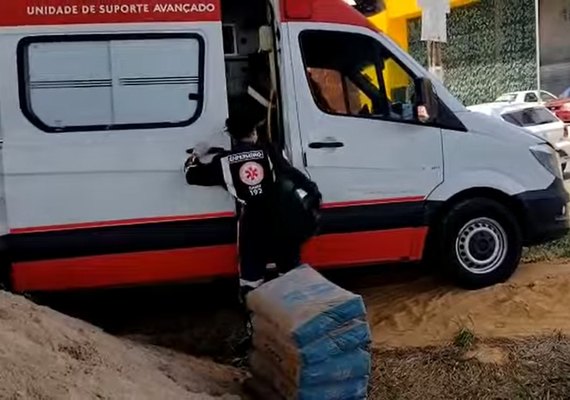 Motorista é socorrido após capotamento de veículo no município de Pilar