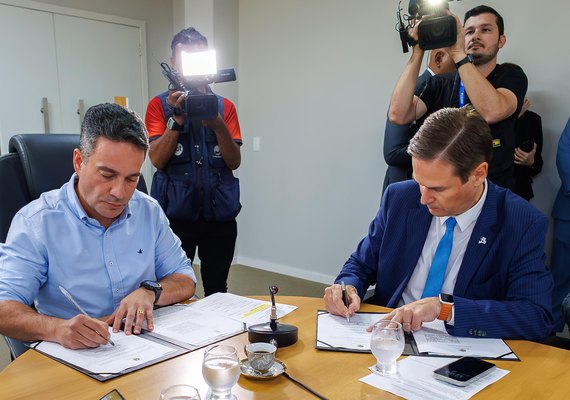 Governador Paulo Dantas assina protocolo internacional com Universidade de Lisboa
