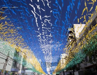 Alurb pede que população colabore com a coleta de resíduos em ruas decoradas para jogos