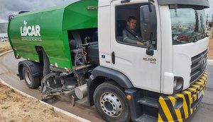 Desenvolvimento Sustentável inicia atuação de caminhão varredeira na limpeza da capital