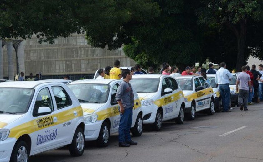 Autoescola pode deixar de ser obrigatória para tirar a CNH