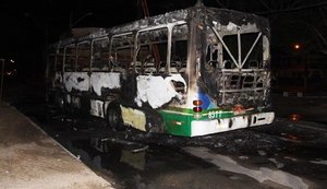 Ônibus são incendiados após morte de suspeito de tráfico