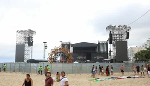 Bombeiros fazem última vistoria em estruturas para show de Shakira