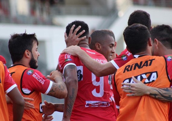 Contra o Vitória, CRB terá mudanças no meio-campo
