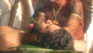 Joaquim sobrevive e acorda entre índios em 'Novo Mundo'