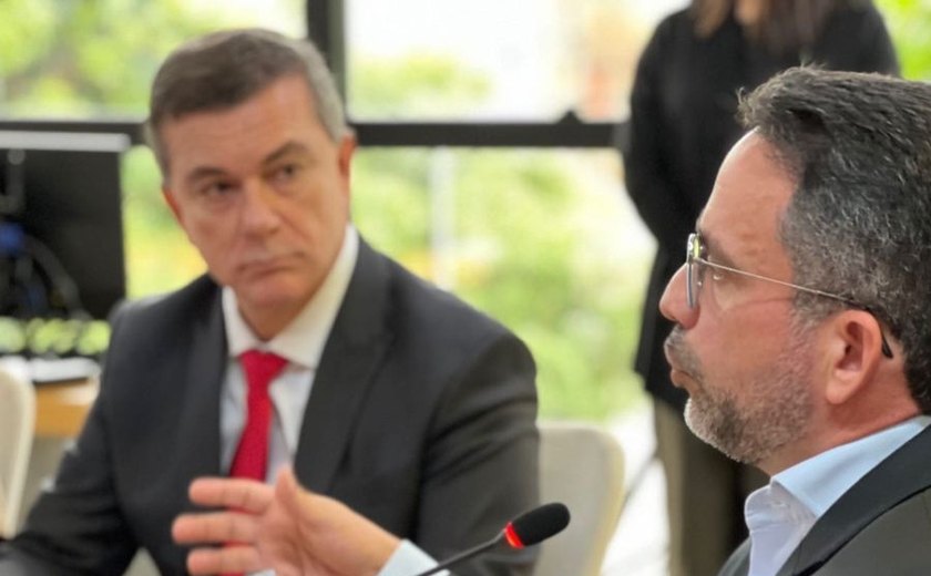 Deputado Ronaldo Medeiros intermedia diálogo entre sindicatos e governador