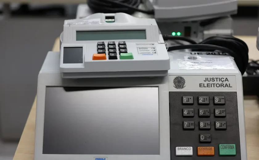 Pesquisa aponta que fake news sobre eleições miram urnas eletrônicas
