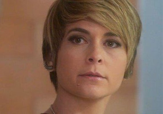 Vem aí! Helô ameaça matar Hércules com caco de vidro para fugir do cativeiro