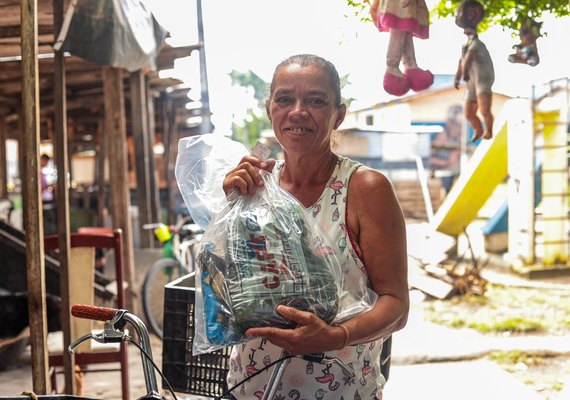 Catadores autônomos de Maceió recebem mais de 100 kits com EPIs