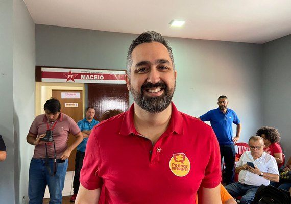 Basile Christopoulos defende projeto progressista para Maceió em convenção