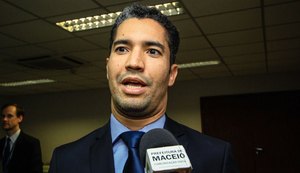 MDB registra candidatura de Renan Filho