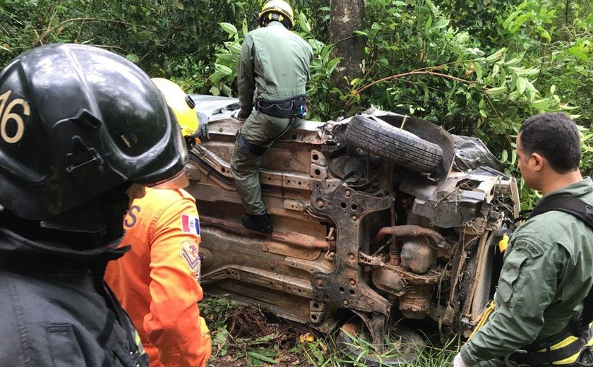 Samu resgata turistas de Santa Catarina após acidente na BR-101 em Pilar