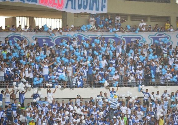 Celso de Mello diz que Bolsonaro transgride Constituição e afirma pensar sobre caso Lula