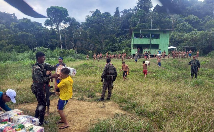 Governo distribui 4 toneladas de alimentos para comunidades yanomami