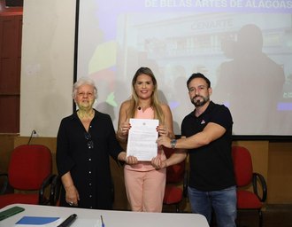 Secult assina ordem de serviço para reforma do Cenarte e garante retorno das aulas à sede histórica