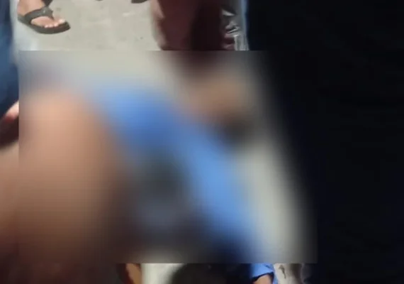 Homem morre e mulher fica ferida em colisão envolvendo duas motos e um carro