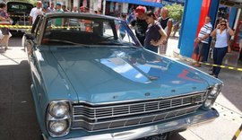 Centro de Maceió recebe quinta edição de mostra de carros antigos