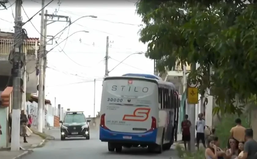 Ônibus esfacela cabeça de mulher de 76 anos e motorista nem percebe