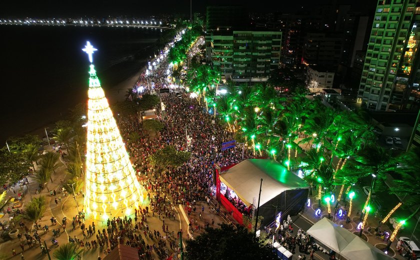 Natal de Todos Nós, que movimentará o turismo e a economia de Maceió, é aberto na orla da Ponta Verde
