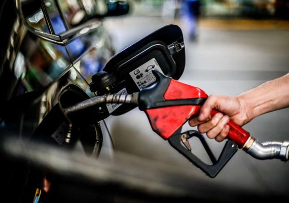 Alagoas tem o 2º menor preço médio da gasolina comum do Nordeste e o 8º do Brasil