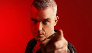 Cantor Robbie Williams afirma estar ficando cego devido a remédios para emagrecer