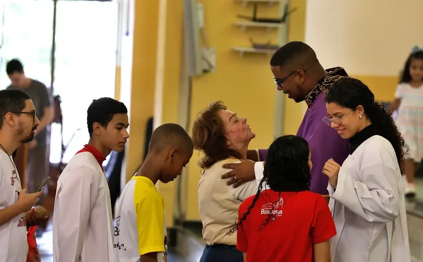 Em igreja na Penha, fiéis rezam por paz e proteção em semana de horror