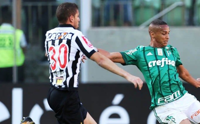 Atlético-MG empata com Palmeiras com 2 a menos em jogo de três pênaltis
