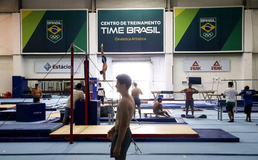 Ginastas brasileiros iniciam treinamento de olho em Tóquio