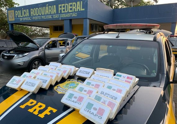 PRF apreende 30 kg de pasta base de cocaína em São Sebastião