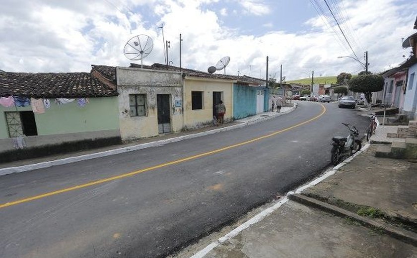 Atalaia recebe vias asfaltadas e Força Tarefa de Segurança Pública