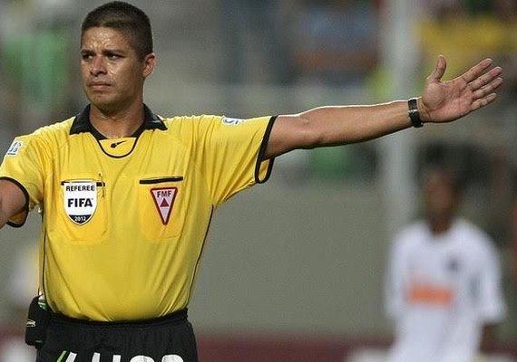 Árbitros da Fifa e CBF comandam final de campeonato em Matriz