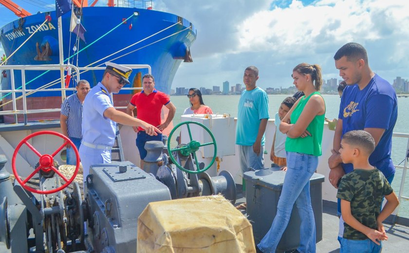 Capitania dos Portos promove visitação pública ao Navio Hidrográfico Balizador “Comandante Manhães”