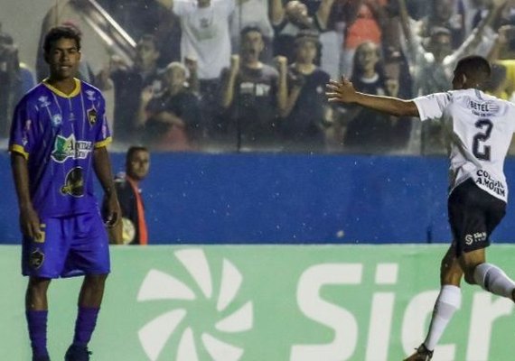 Corinthians impõe maior goleada da Copinha e avança às quartas