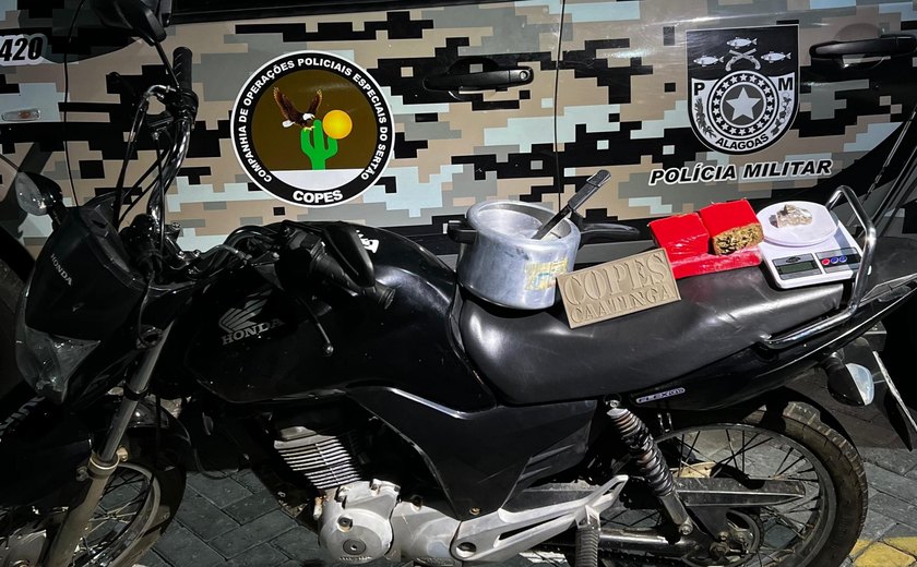Polícia Militar retira arma de fogo e drogas das ruas em ações no interior