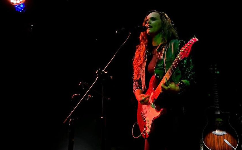 Sexta do Rock: Fernanda Guimarães se apresenta no Gira Mundo City Bar