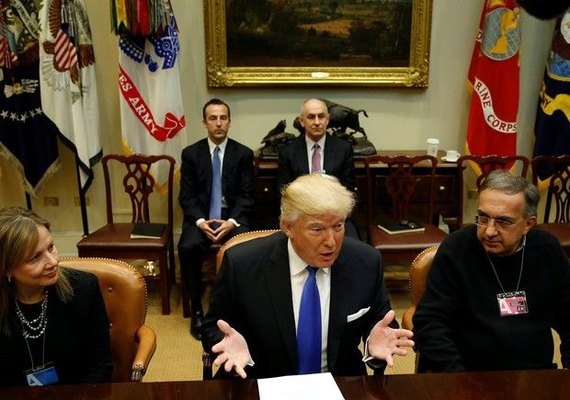 Donald Trump pede a montadoras que produzam mais carros nos EUA