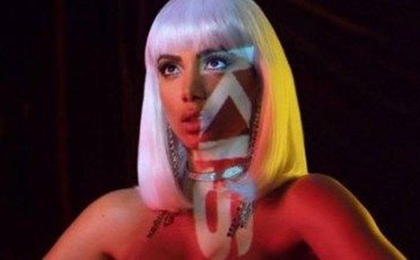 Saiu!!! Anitta lança dez clipes lindos e incríveis para o álbum visual ‘Kisses'