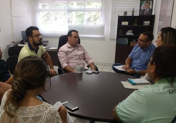 Prefeitura de Maceió alinha últimos detalhes para contratação de cooperativas