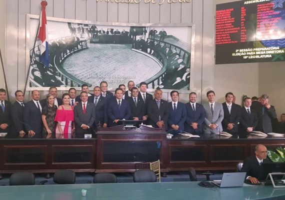 Cerimônia: parlamentares são empossados na Assembleia Legislativa de Alagoas