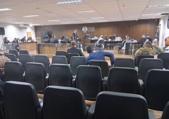 Homem que assassinou esposa há 23 anos é condenado a 30 anos de prisão