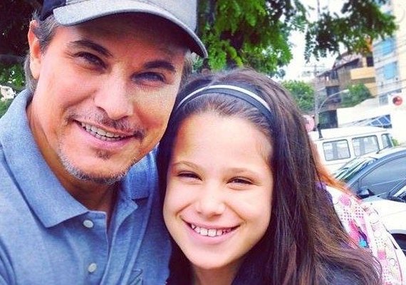 Sophia, filha de Edson Celulari, de 14 anos, está namorando: 'Está aprovado'