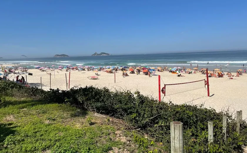 Menina de 11 anos morre afogada na Praia da Barra da Tijuca