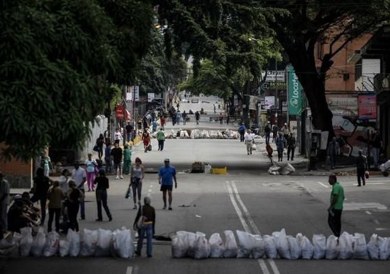 Oposição venezuelana estima em 92% adesão à greve geral contra Maduro