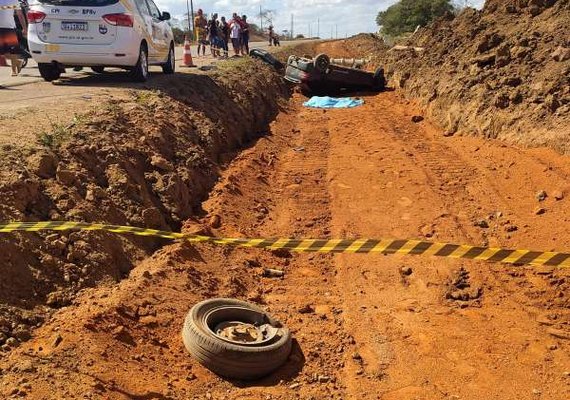 Motorista morre em Igaci depois de capotar carro após roda desprender na AL-115