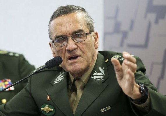 Comandante do Exército diz que banalização da corrupção é ameaça à democracia