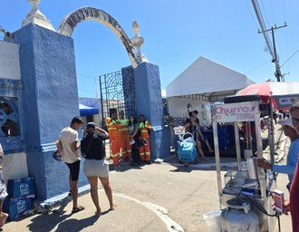 Cemitérios da capital registraram cerca de 70 mil visitantes no Dia de Finados