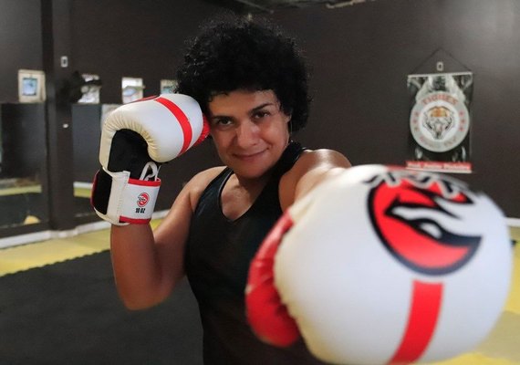 Muay thai ajuda a eliminar até 1.500 calorias por aula