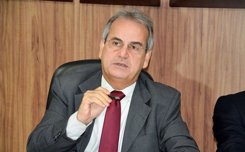 Presidente do TCE/AL emite alerta de responsabilidade a prefeitos sobre ICMS