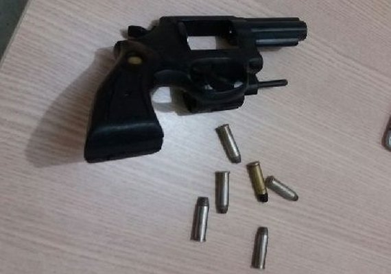 Polícia Civil prende dois acusados de assaltos em Maceió